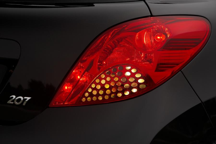  Peugeot 207 2006 года  (фото 83 из 180)